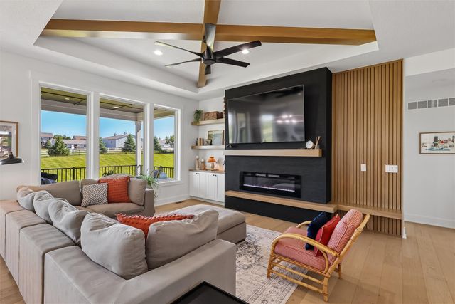 14431 Persimmon Drive, Urbandale, IA 50323