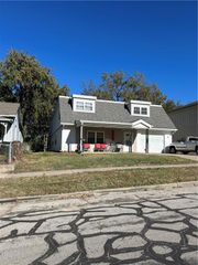 514 Pawnee Street, Leavenworth, KS 66048