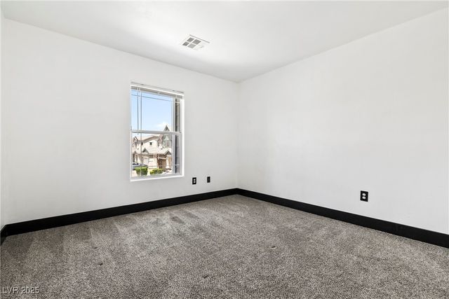 5824 Gemstone Peak Street, North Las Vegas, NV 89031