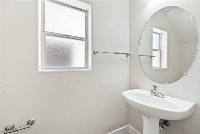 5824 Gemstone Peak Street, North Las Vegas, NV 89031