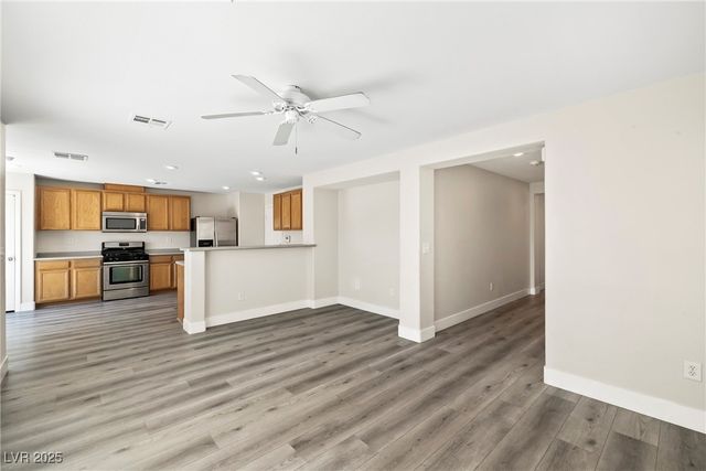 5824 Gemstone Peak Street, North Las Vegas, NV 89031