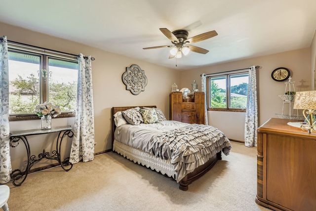 136 Caryville Lane, Schaumburg, IL 60193