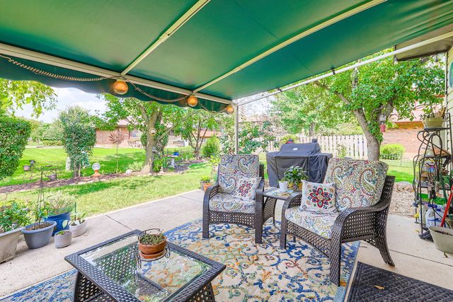 136 Caryville Lane, Schaumburg, IL 60193