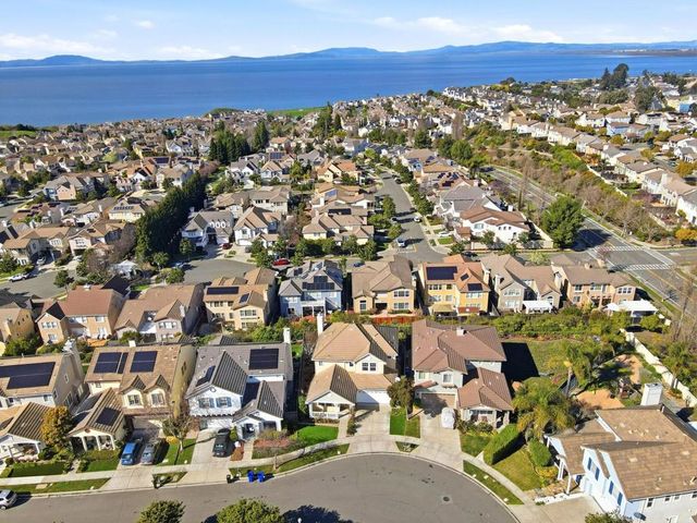 106 106 White Cap Cove, Hercules, CA 94547