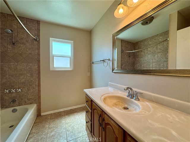594 W Huntington C, Arcadia, CA 91007