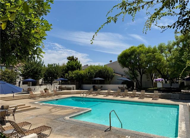 594 W Huntington C, Arcadia, CA 91007