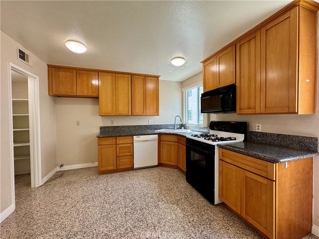 594 W Huntington C, Arcadia, CA 91007