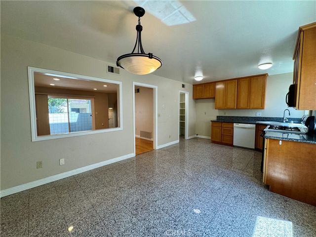 594 W Huntington C, Arcadia, CA 91007