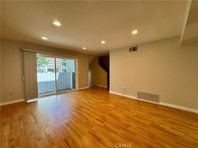 594 W Huntington C, Arcadia, CA 91007