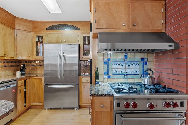 144 Hanks Street, Lowell, MA 01852