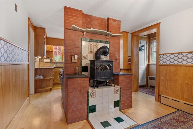 144 Hanks Street, Lowell, MA 01852