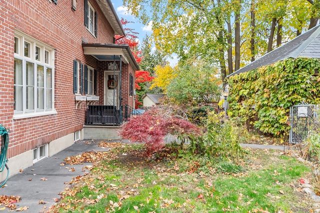 144 Hanks Street, Lowell, MA 01852