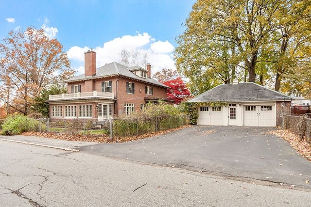 144 Hanks Street, Lowell, MA 01852