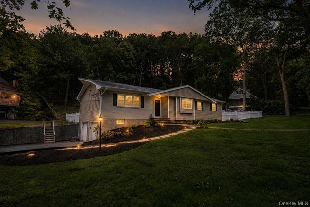1 Gables Boulevard, East Setauket, NY 11733