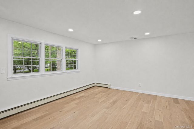 1 Gables Boulevard, East Setauket, NY 11733