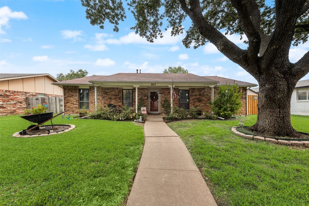 5017 Pemberton Lane, The Colony, TX 75056