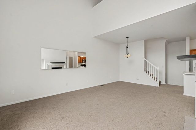 697 Kingfisher Lane H, Woodbury, MN 55125