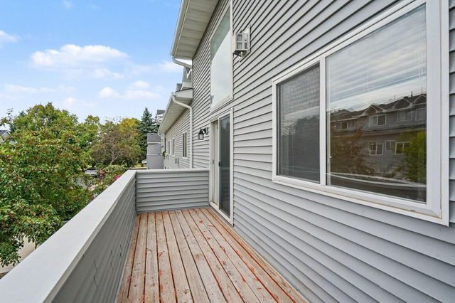 697 Kingfisher Lane H, Woodbury, MN 55125