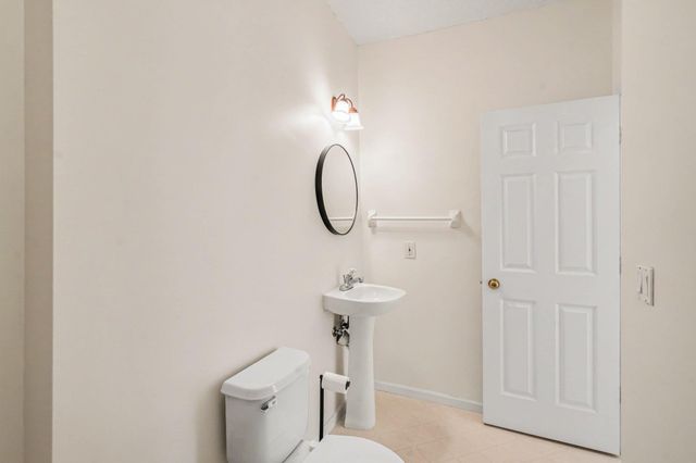 697 Kingfisher Lane H, Woodbury, MN 55125