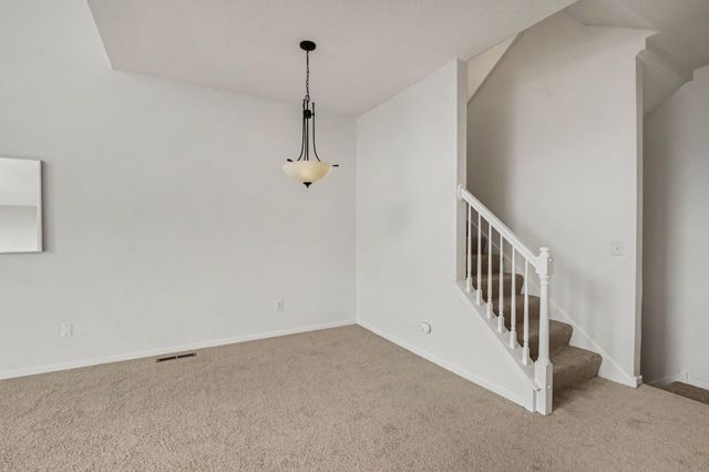 697 Kingfisher Lane H, Woodbury, MN 55125