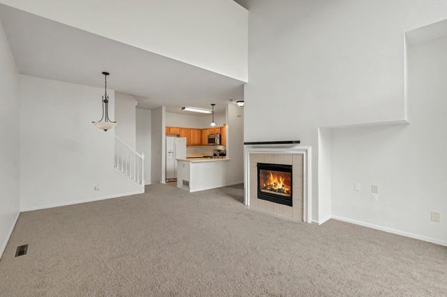 697 Kingfisher Lane H, Woodbury, MN 55125