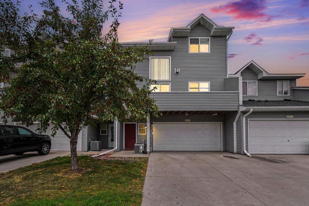 697 Kingfisher Lane H, Woodbury, MN 55125
