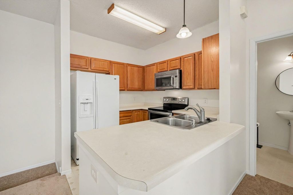 697 Kingfisher Lane H, Woodbury, MN 55125 — photo 5