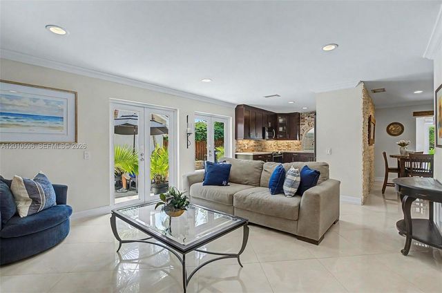 2081 Augusta, Weston, FL 33326