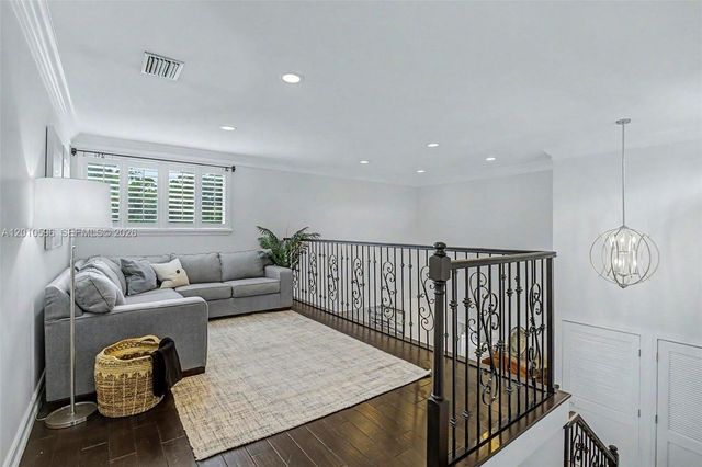 2081 Augusta, Weston, FL 33326