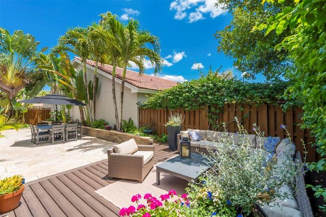 2081 Augusta, Weston, FL 33326