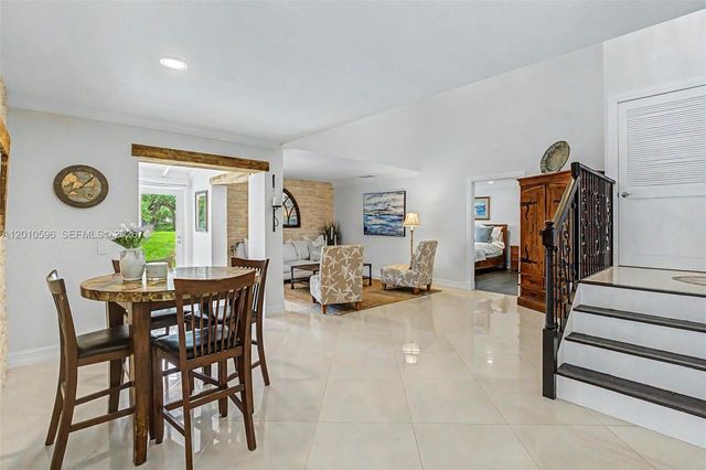 2081 Augusta, Weston, FL 33326