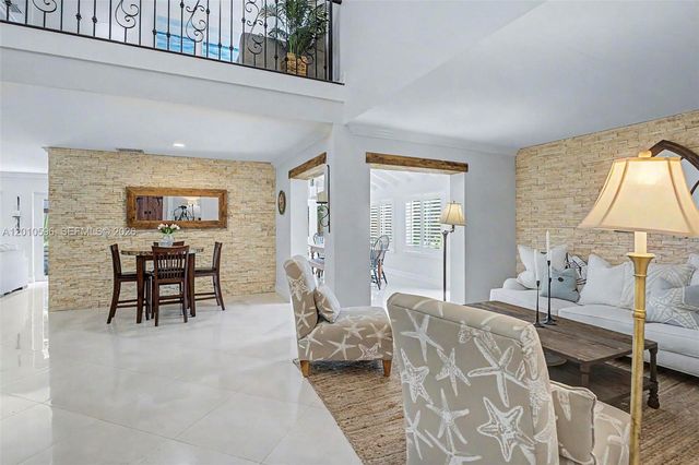 2081 Augusta, Weston, FL 33326