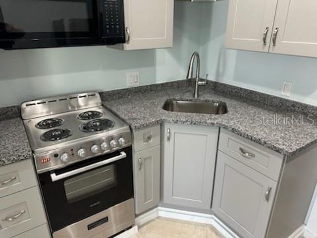 61 81ST AVENUE 2, Treasure Island, FL 33706