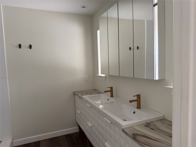 1716 Rosemeade Circle, Carrollton, TX 75007