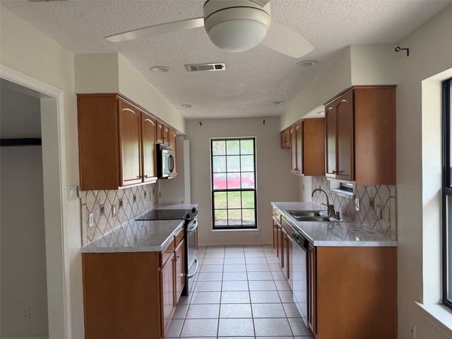 1716 Rosemeade Circle, Carrollton, TX 75007