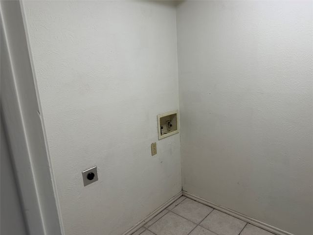 1716 Rosemeade Circle, Carrollton, TX 75007