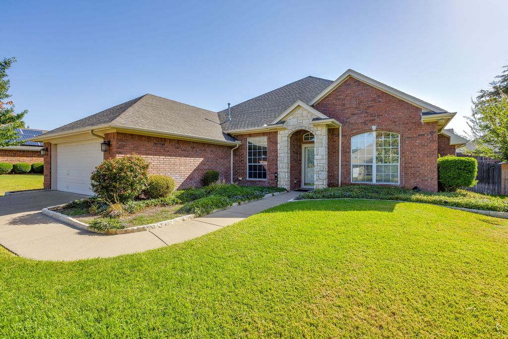 348 Marine Lane, Saginaw, TX 76179 — photo 2