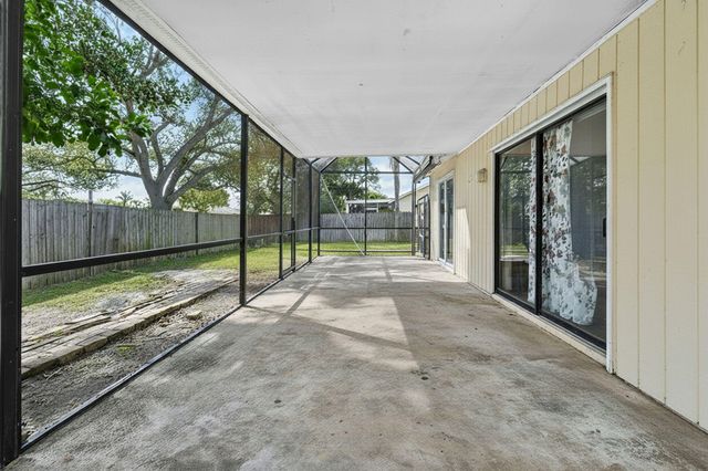 184 Greentree Circle, Jupiter, FL 33458