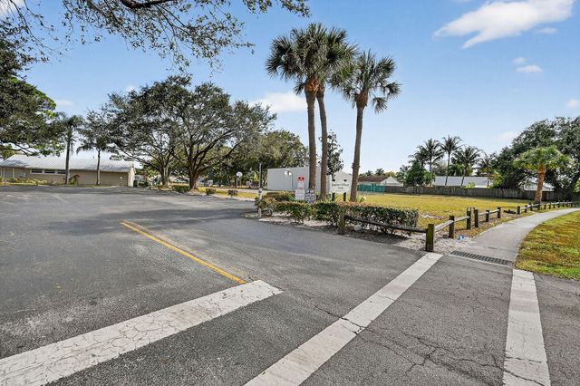 184 Greentree Circle, Jupiter, FL 33458