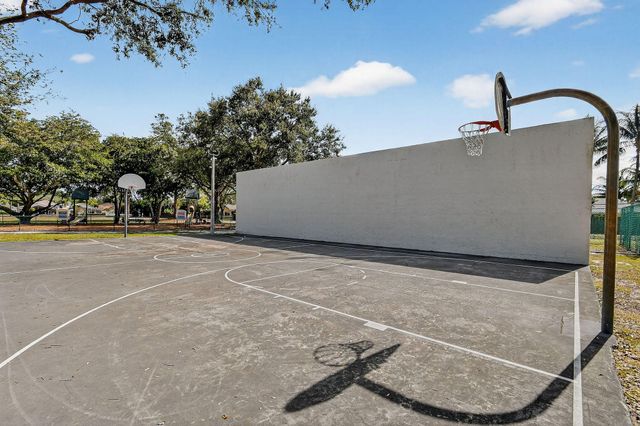 184 Greentree Circle, Jupiter, FL 33458