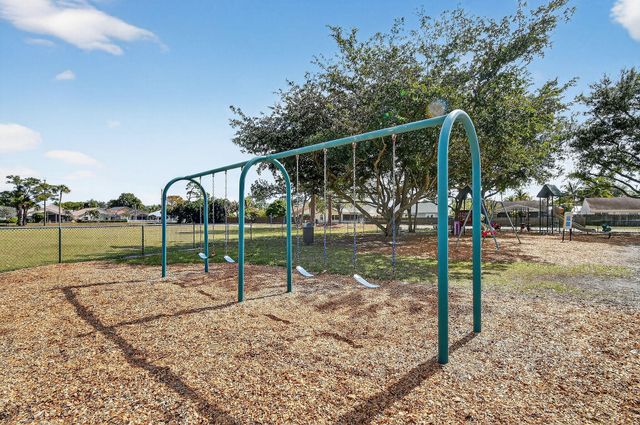 184 Greentree Circle, Jupiter, FL 33458