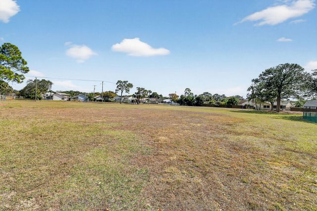 184 Greentree Circle, Jupiter, FL 33458