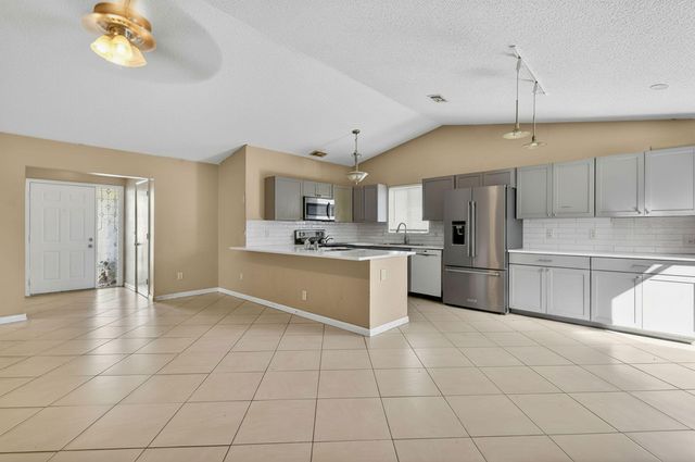 184 Greentree Circle, Jupiter, FL 33458