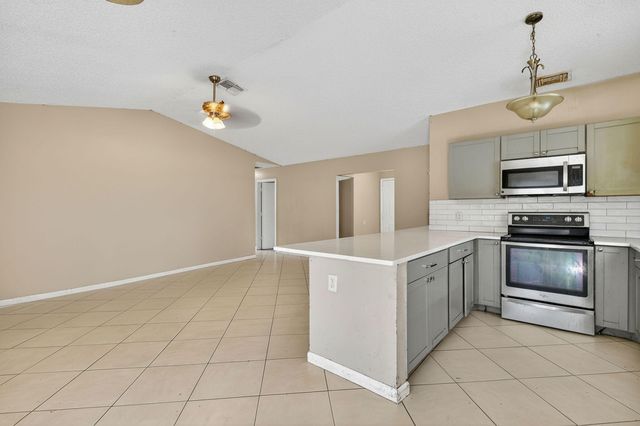 184 Greentree Circle, Jupiter, FL 33458