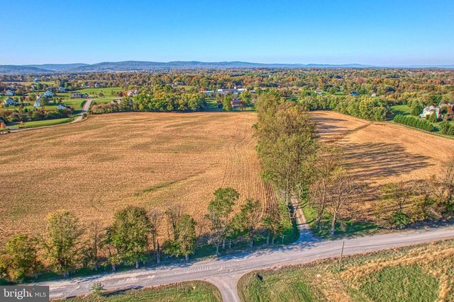 38678 PIGGOTT BOTTOM RD, Hamilton, VA 20158