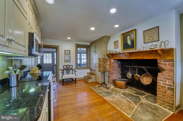 38678 PIGGOTT BOTTOM RD, Hamilton, VA 20158
