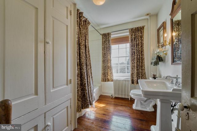 38678 PIGGOTT BOTTOM RD, Hamilton, VA 20158