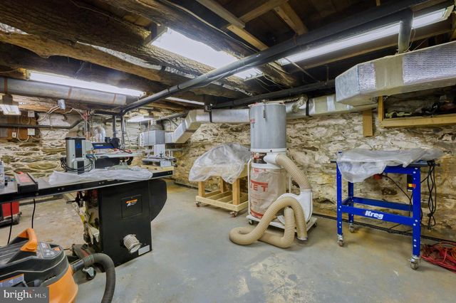 38678 PIGGOTT BOTTOM RD, Hamilton, VA 20158