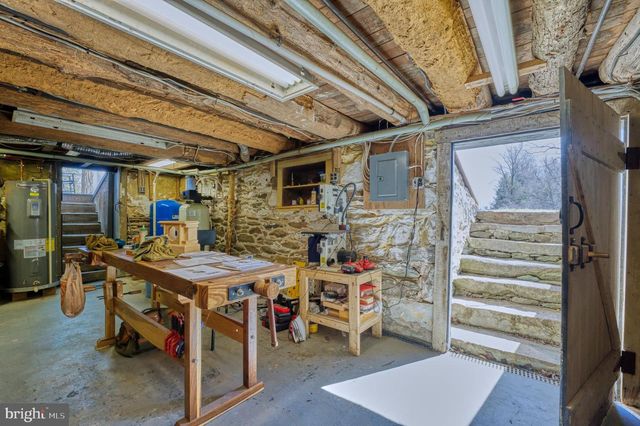 38678 PIGGOTT BOTTOM RD, Hamilton, VA 20158