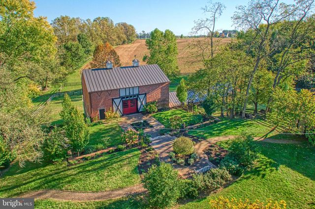 38678 PIGGOTT BOTTOM RD, Hamilton, VA 20158